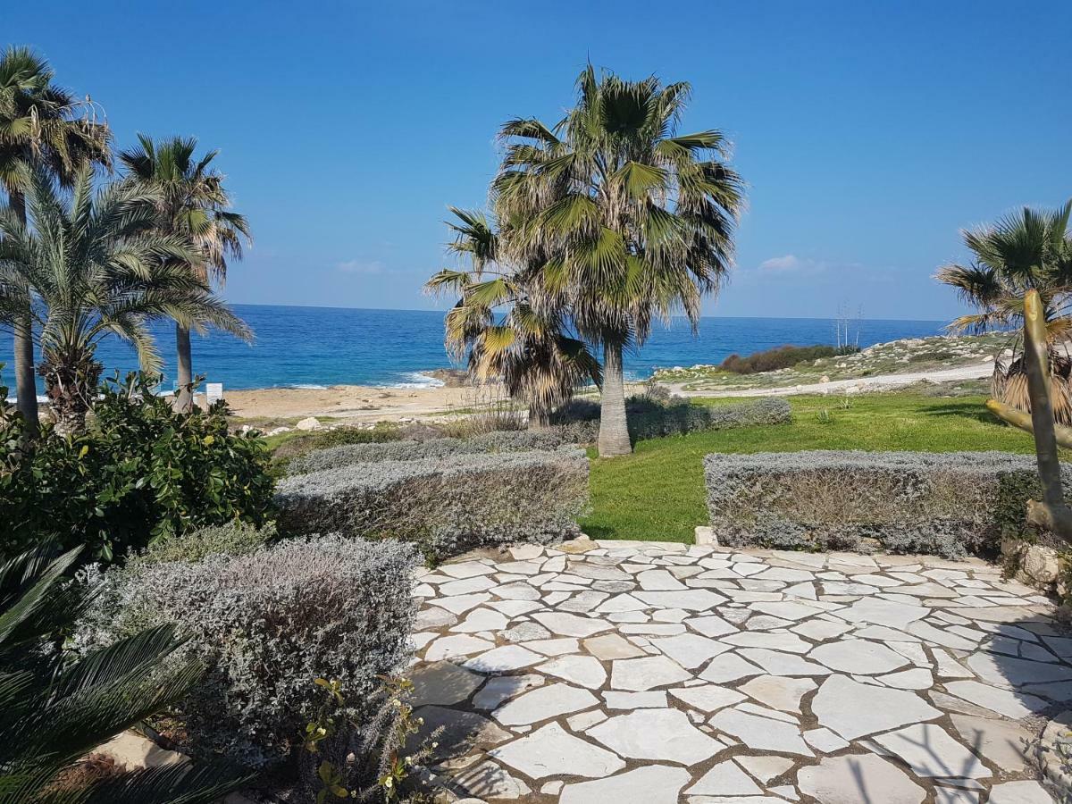 Sea Front Villa Vera Klorakas Exterior photo