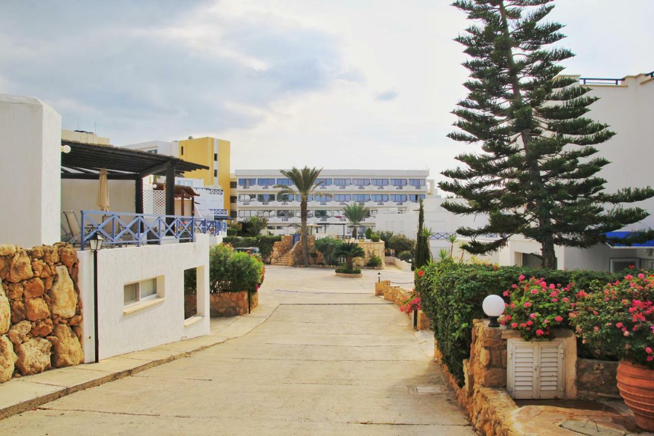 Sea Front Villa Vera Klorakas Exterior photo