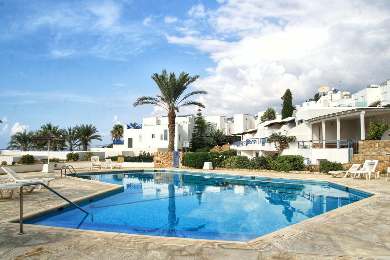 Sea Front Villa Vera Klorakas Exterior photo