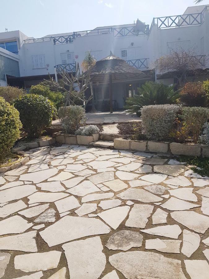 Sea Front Villa Vera Klorakas Exterior photo